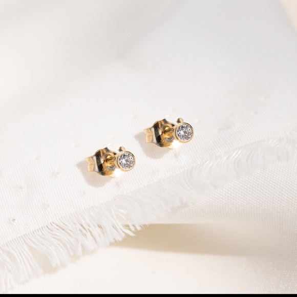 Tiny 2mm Simulated Diamond Studs Goldfill - Picture 3 of 5